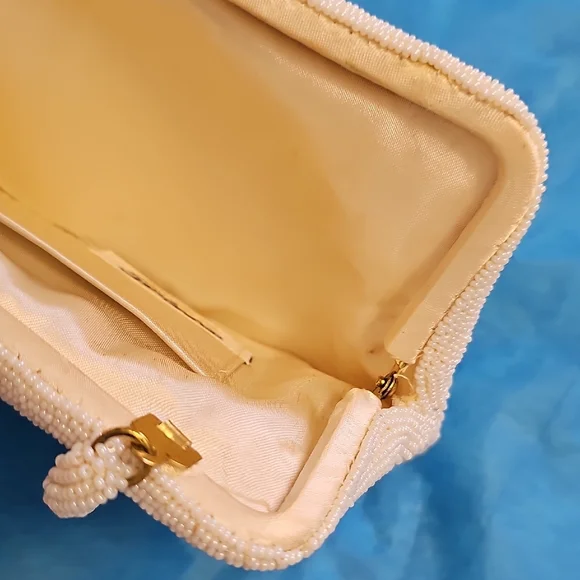 Elegant Cream Beaded Clutch - Picture 13 of 16